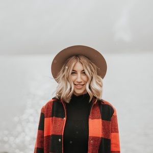 Meet your Posher, Bess